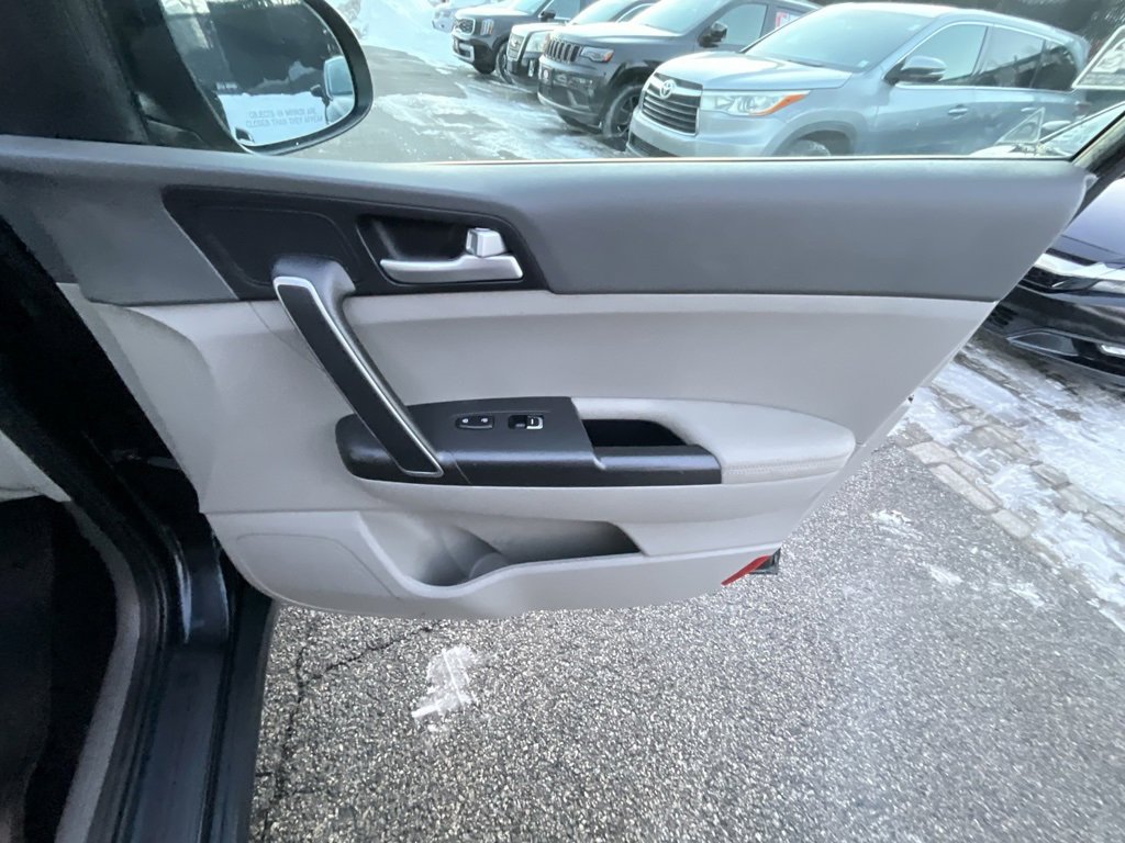 Used 2019 Kia Sportage LX w/ LX Popular Package image 33