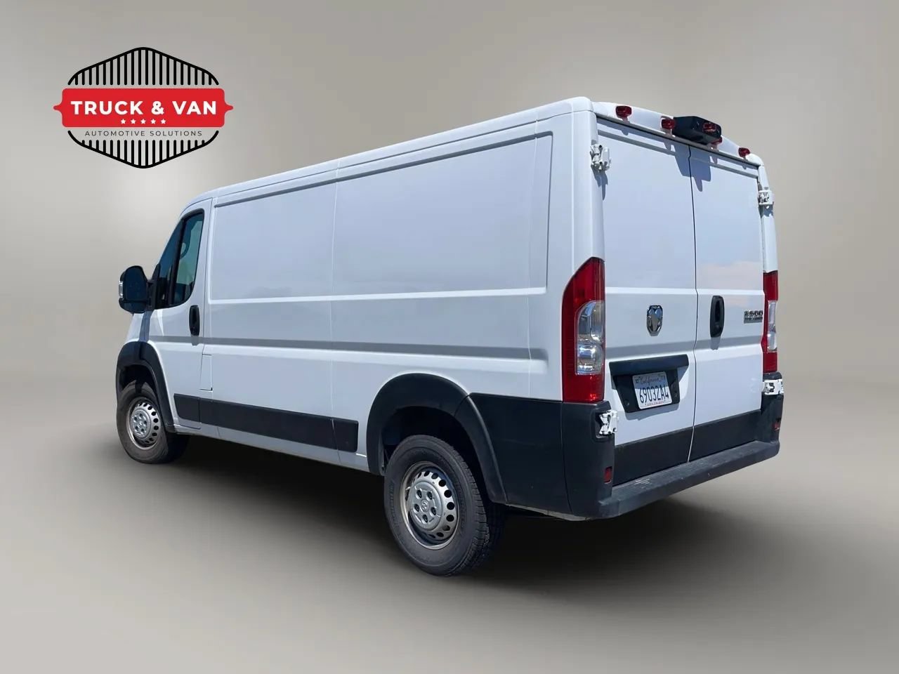 Used 2025 RAM ProMaster 2500 w/ Convenience Group FWD image 4