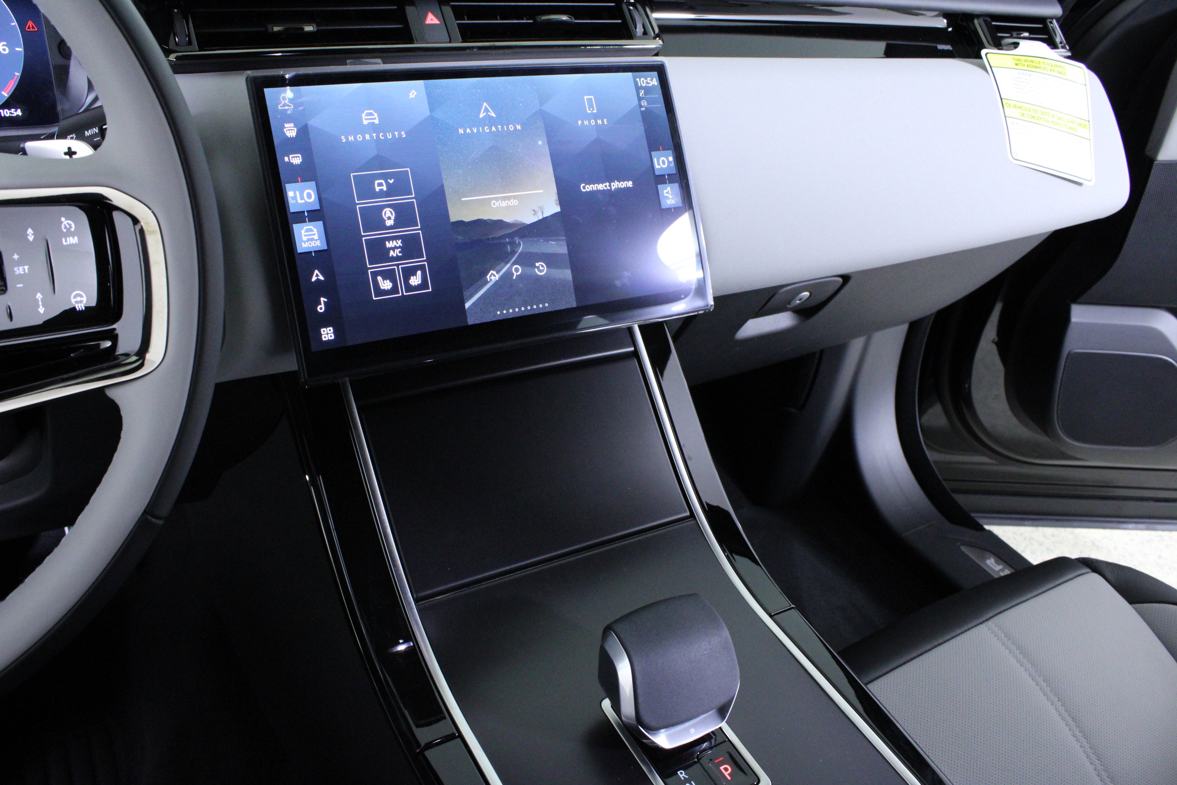 New 2026 Land Rover Range Rover Velar Dynamic SE image 19