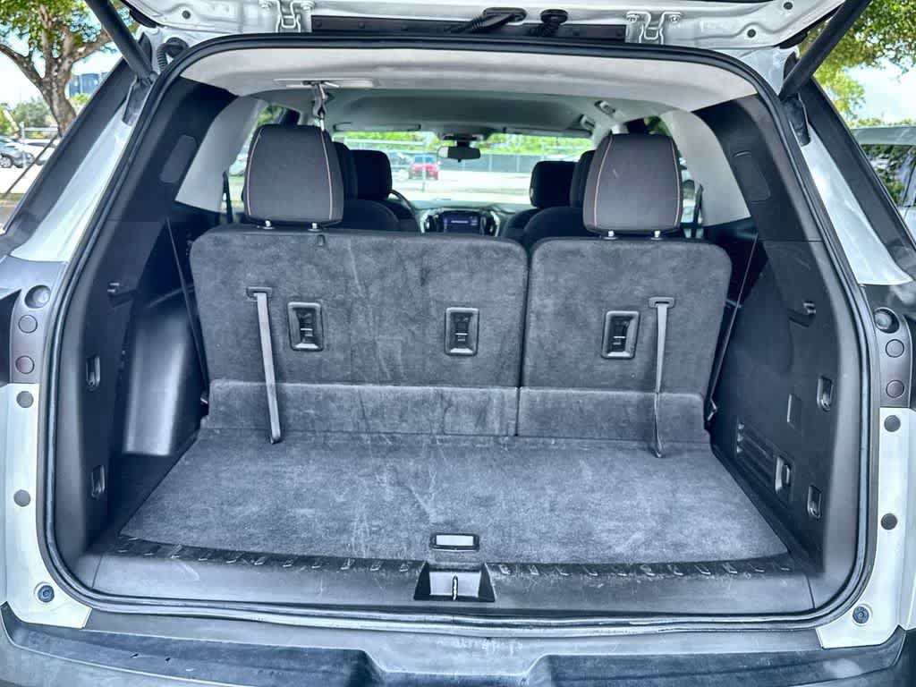 Used 2021 Chevrolet Traverse LT FWD image 25