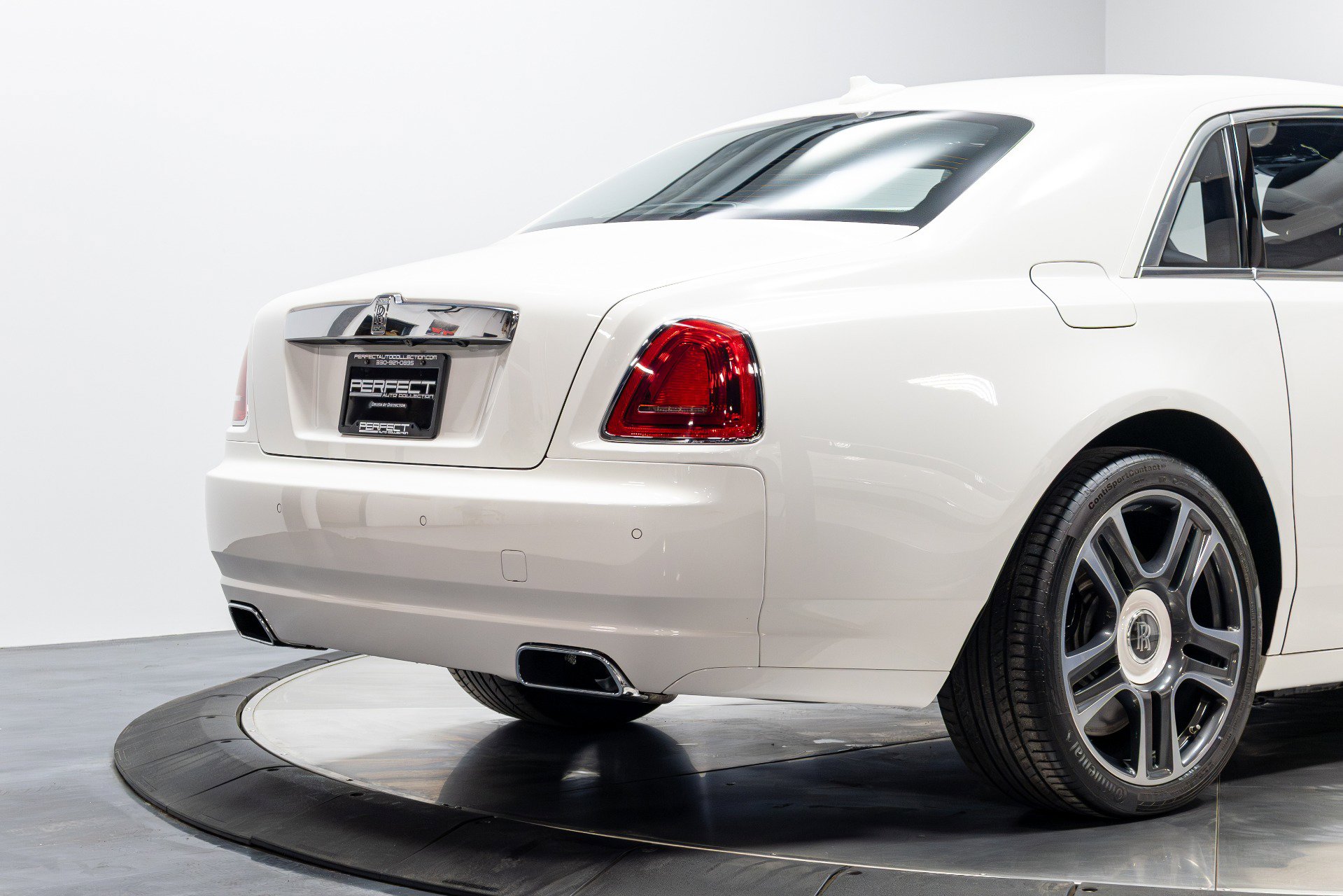 Used 2016 Rolls-Royce Ghost image 19