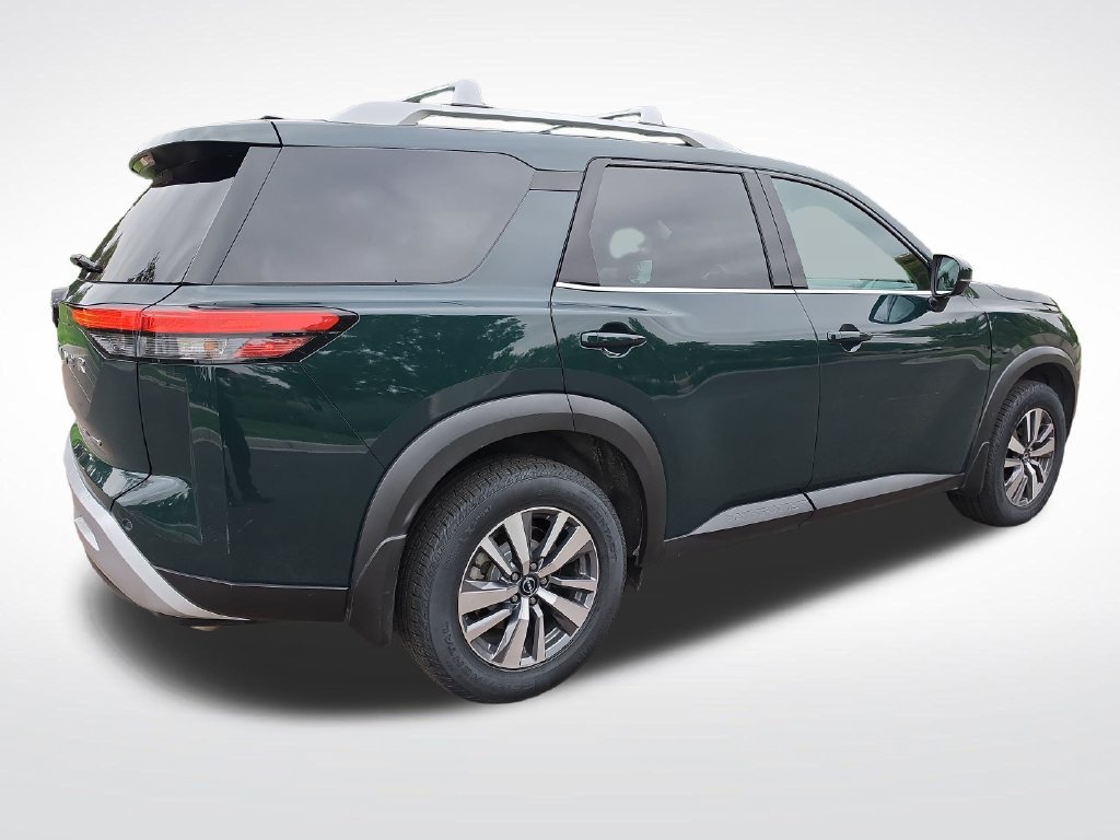 Used 2024 Nissan Pathfinder SL AWD/4WD image 5