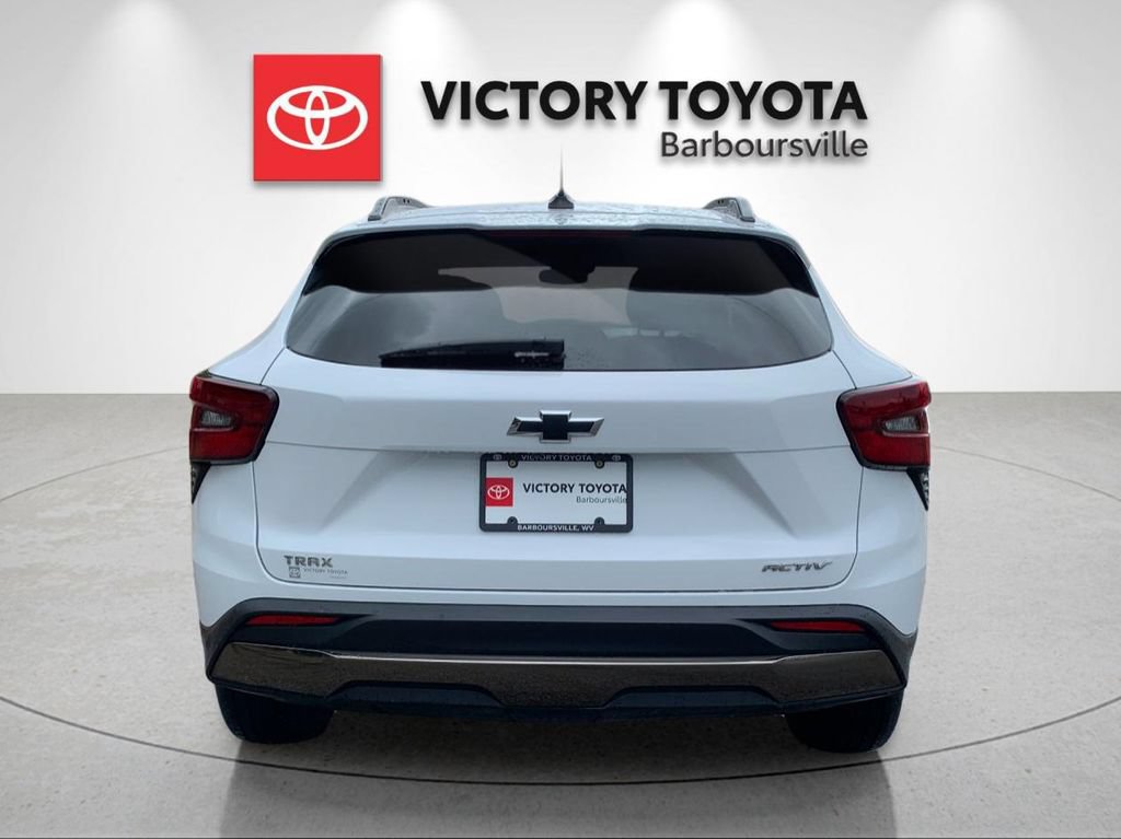 Used 2024 Chevrolet Trax ACTIV FWD image 4