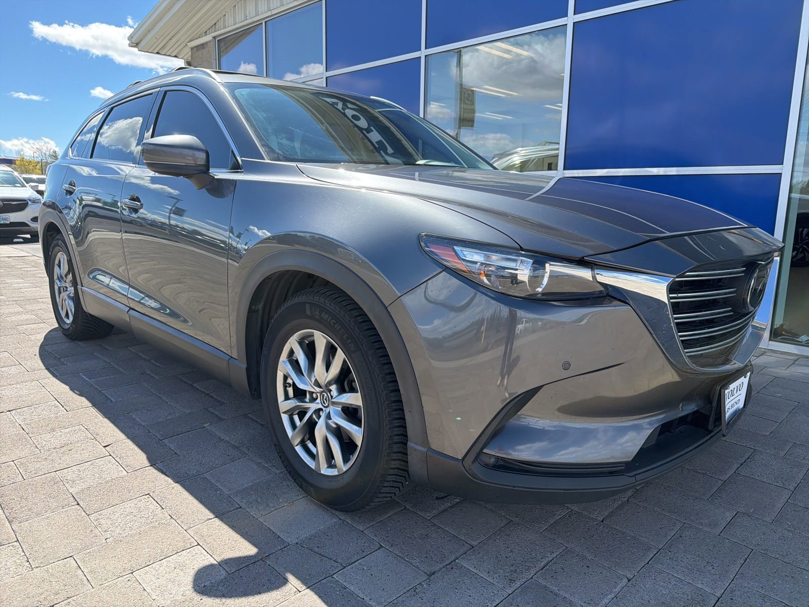 Used 2018 MAZDA CX-9 Touring w/ Touring Premium Package image 2