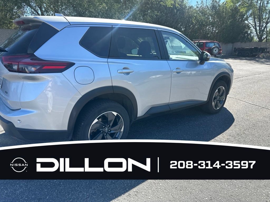 Used 2025 Nissan Rogue SV AWD/4WD image 19