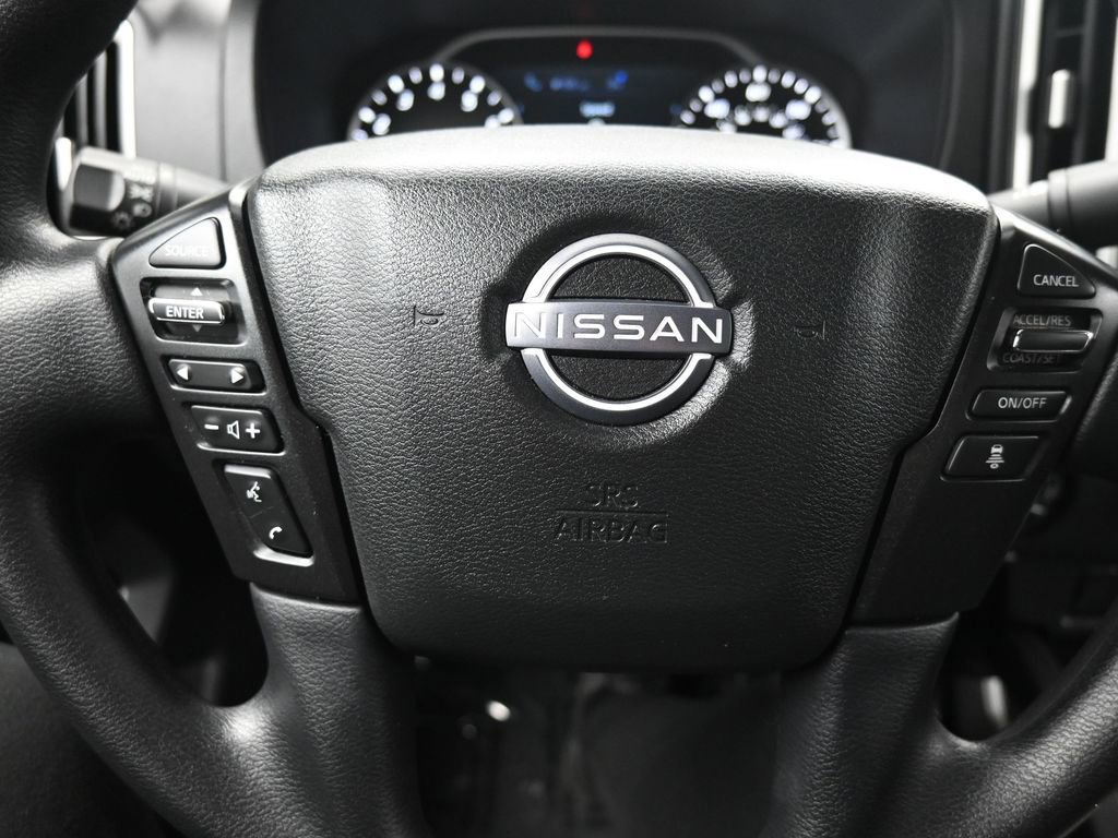 Used 2025 Nissan Frontier SV image 11