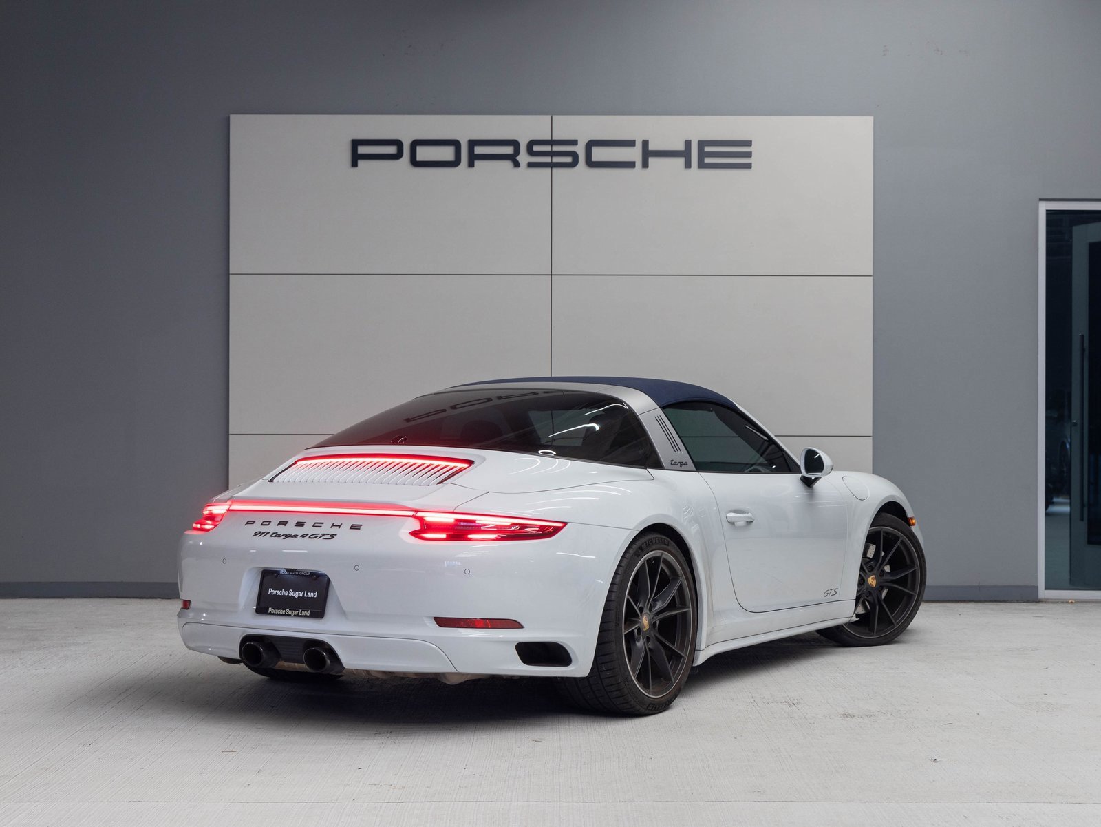 Used 2019 Porsche 911 Targa 4 GTS image 7