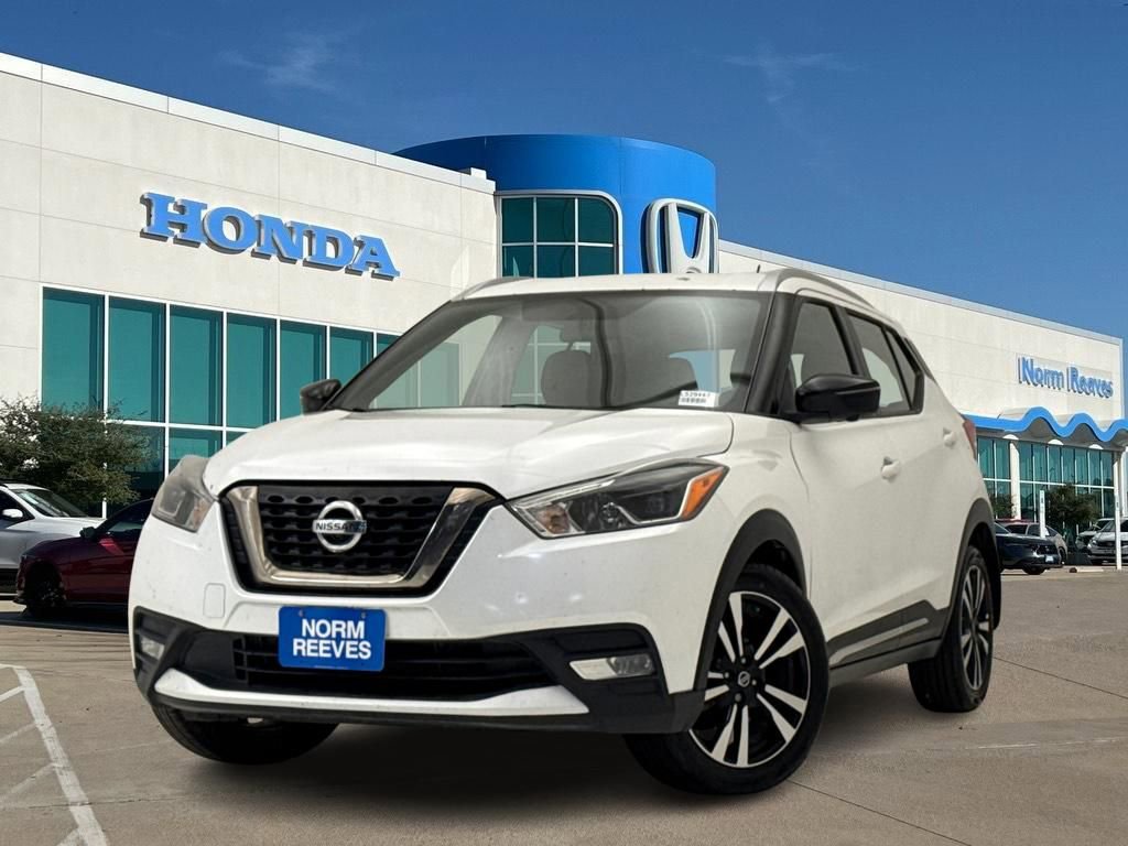 Used 2018 Nissan Kicks SR image 1