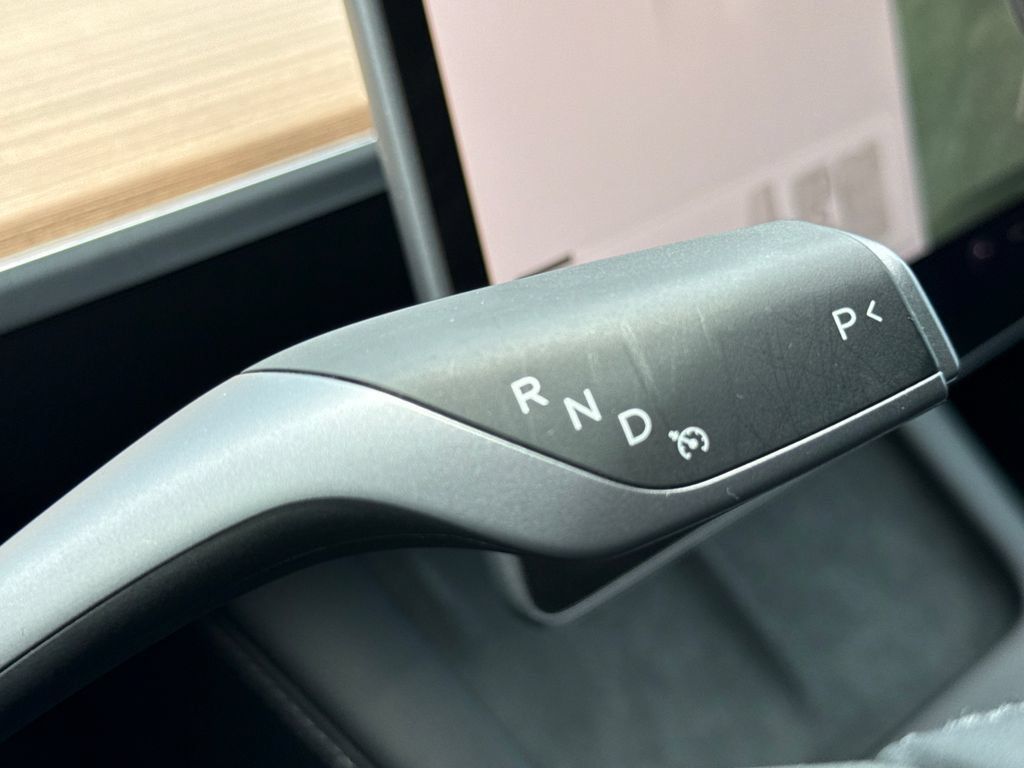 Used 2025 Tesla Model Y Long Range AWD/4WD image 22