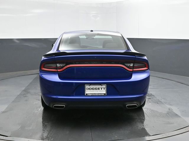Used 2022 Dodge Charger SXT w/ Blacktop Package RWD image 5