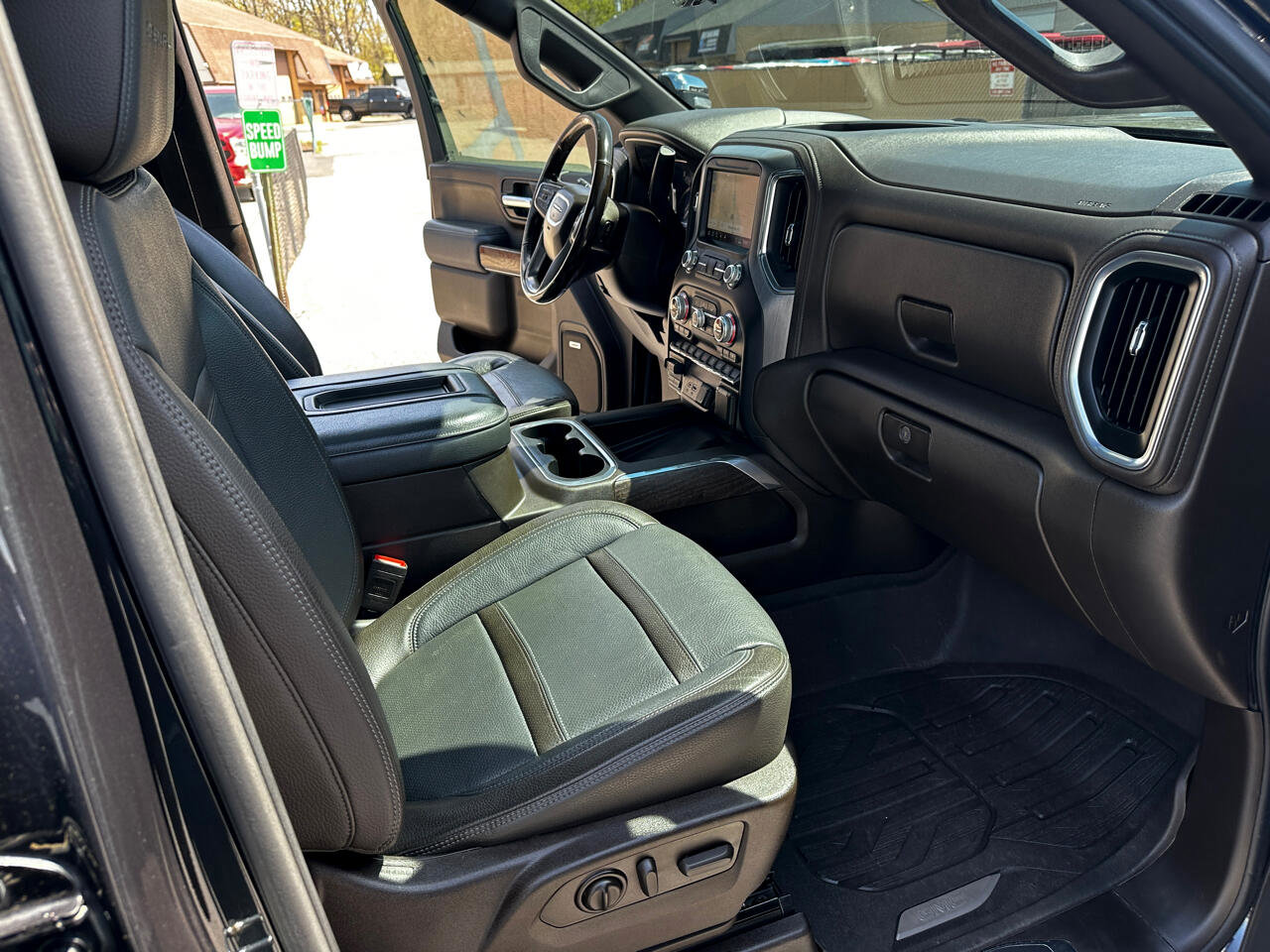 Used 2020 GMC Sierra 2500 Denali w/ Denali Ultimate Package image 25