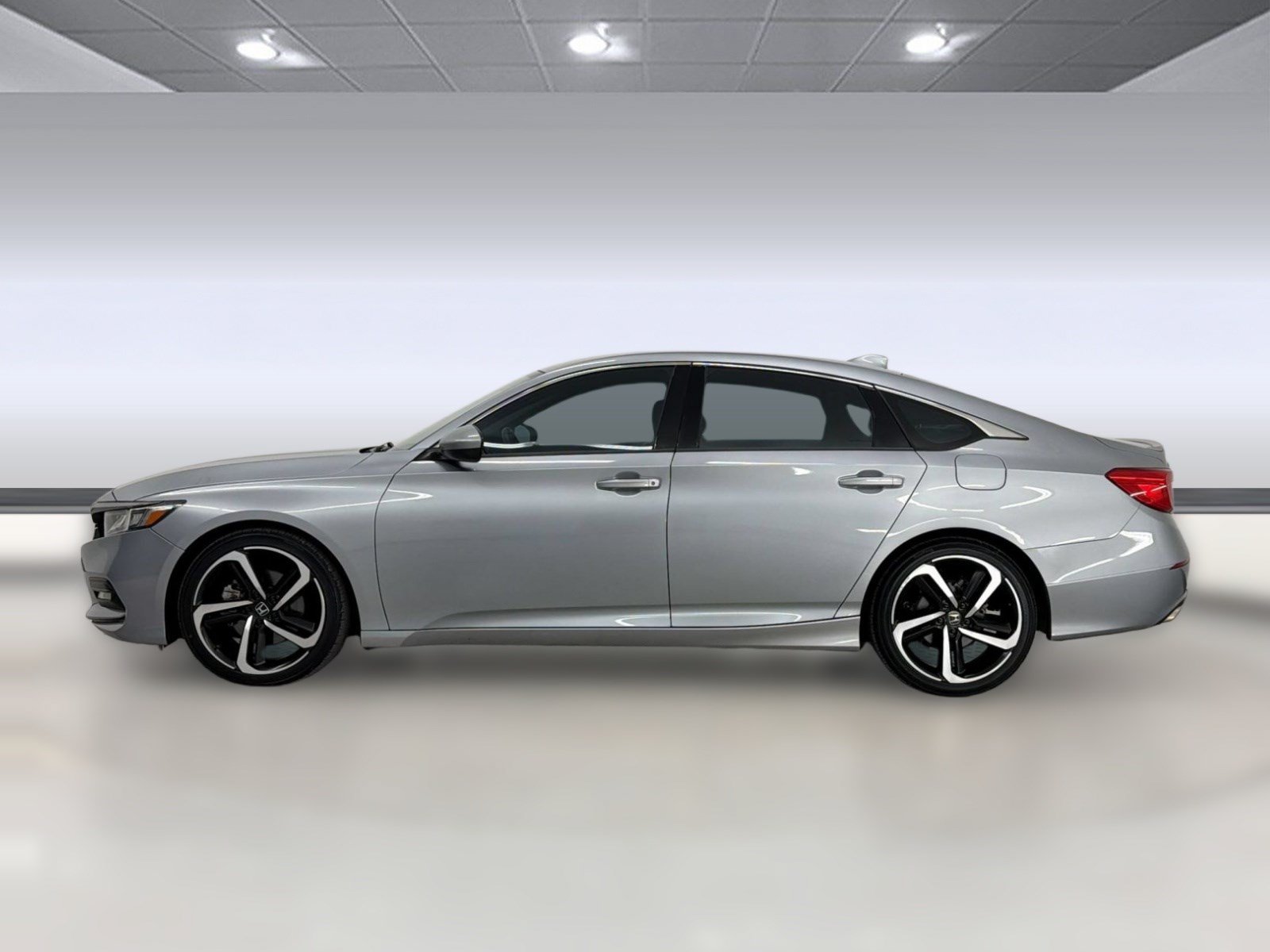 Used 2019 Honda Accord Sport image 2