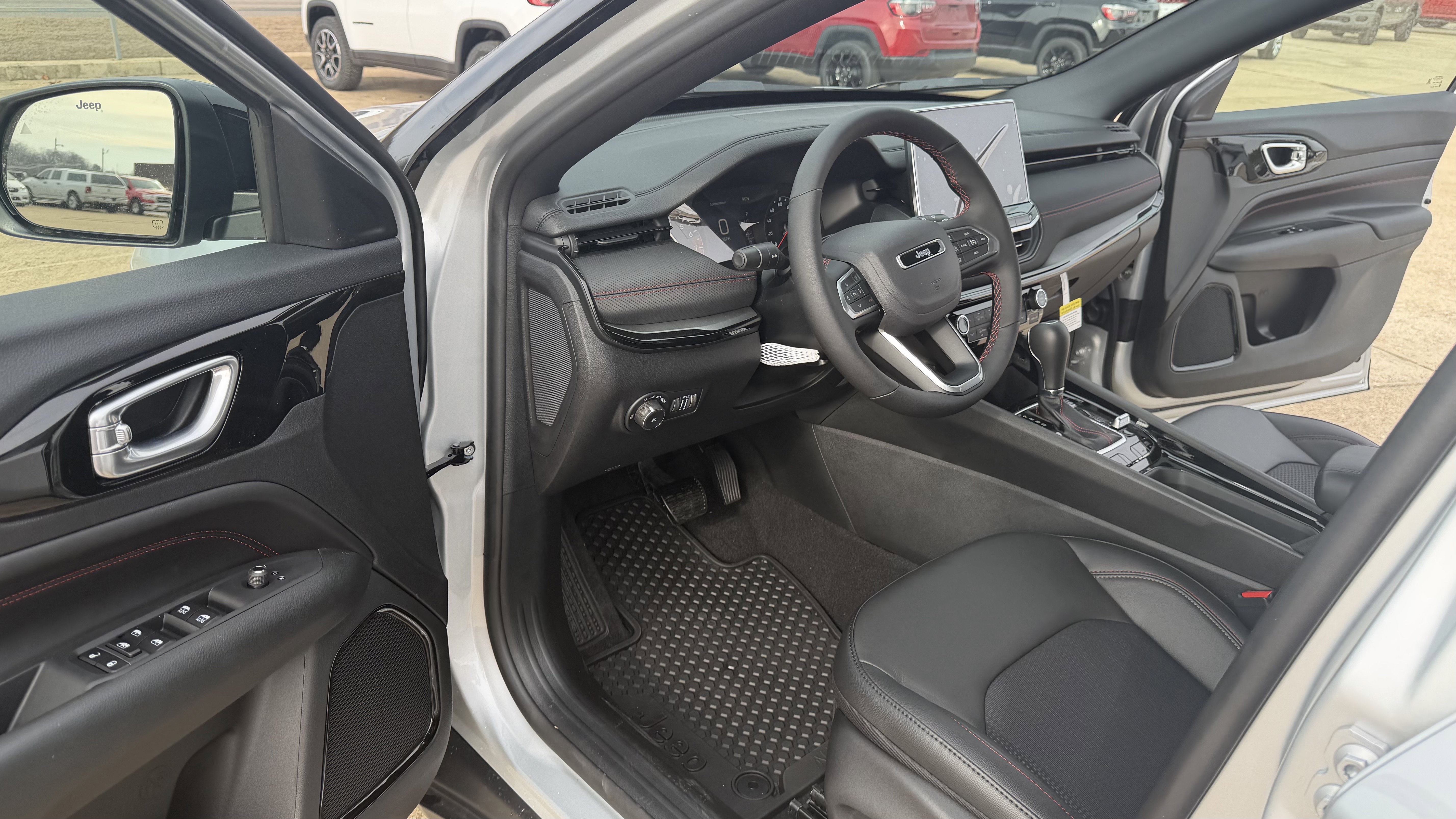 New 2026 Jeep Compass Trailhawk w/ Trailer Tow Group image 15