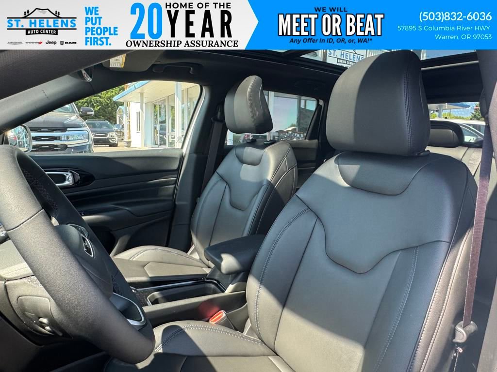 New 2025 Jeep Compass Limited w/ Sun & Sound Group AWD/4WD image 16