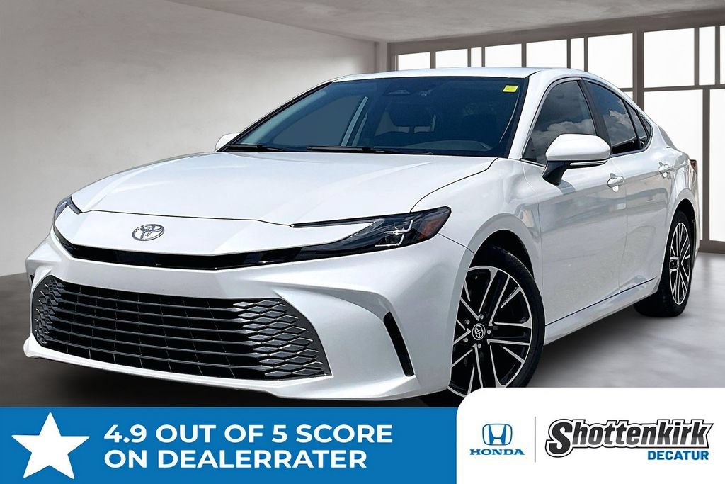 Used 2025 Toyota Camry XLE FWD image 1