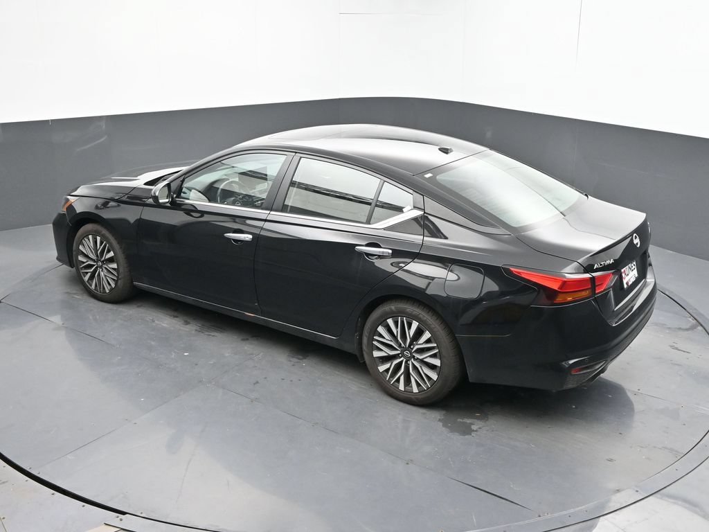 Used 2024 Nissan Altima 2.5 SV w/ SV Premium Package FWD image 19