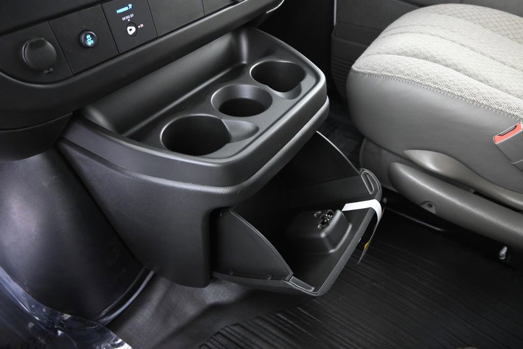 New 2026 Chevrolet Express 3500 image 30