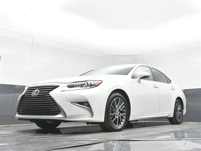 Used 2017 Lexus ES 350 w/ Luxury Package image 45