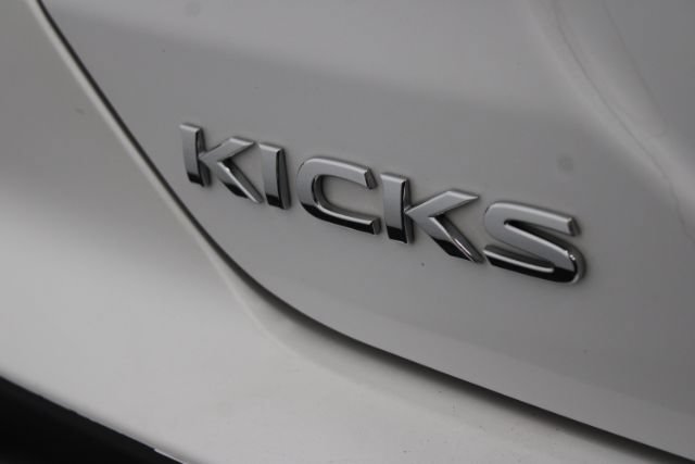 Used 2021 Nissan Kicks SR w/ SR Premium Package FWD image 7