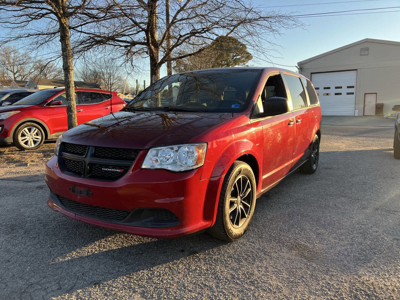 Used 2018 Dodge Grand Caravan GT image 2