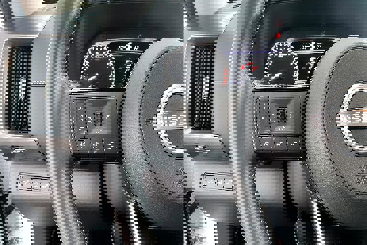 Certified 2025 Nissan Pathfinder SL image 23