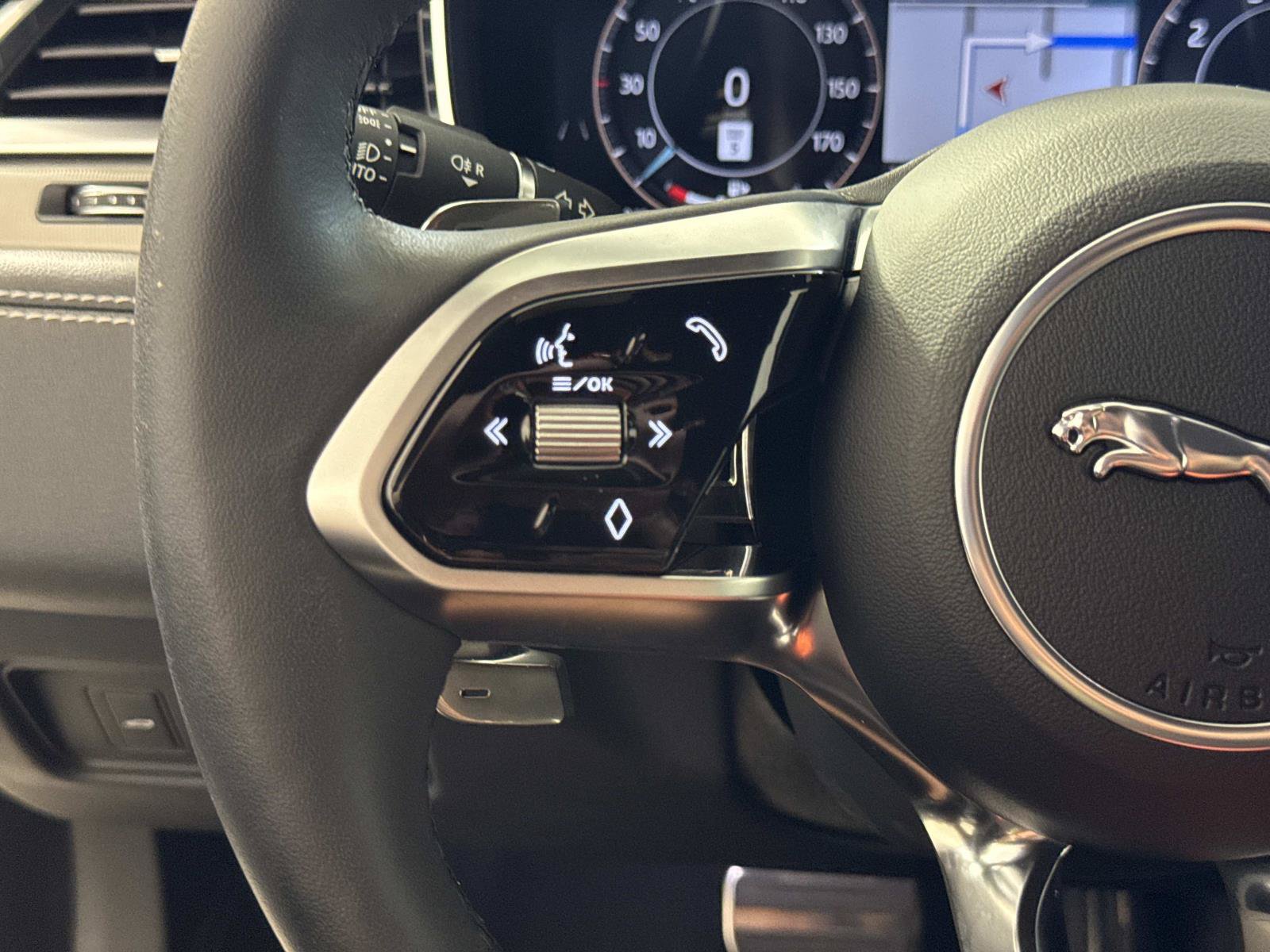 Certified 2024 Jaguar XF R-Dynamic SE AWD/4WD image 24