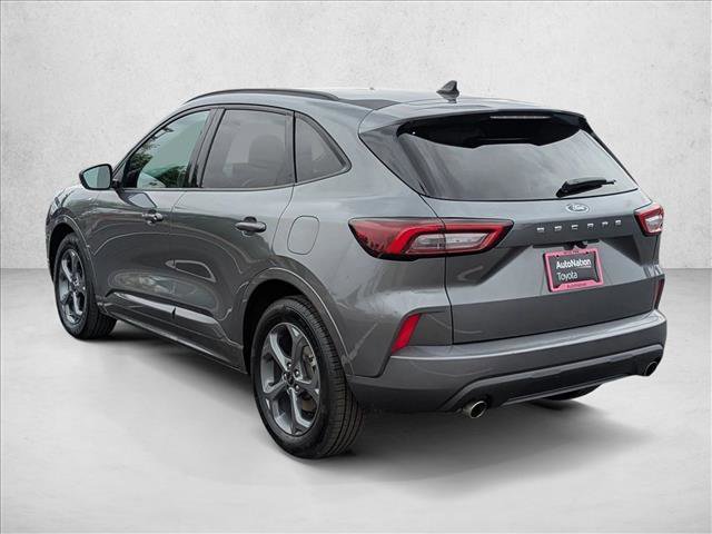 Used 2024 Ford Escape ST-Line w/ Cold Weather Package FWD image 8