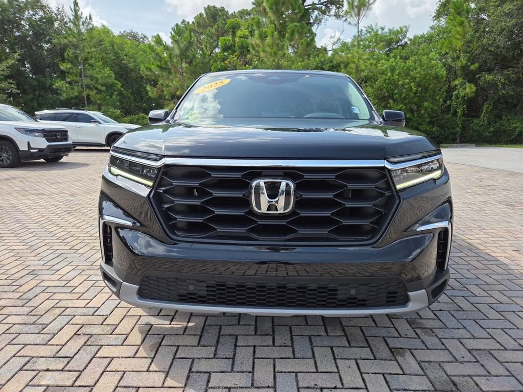 Used 2025 Honda Pilot EX-L image 2