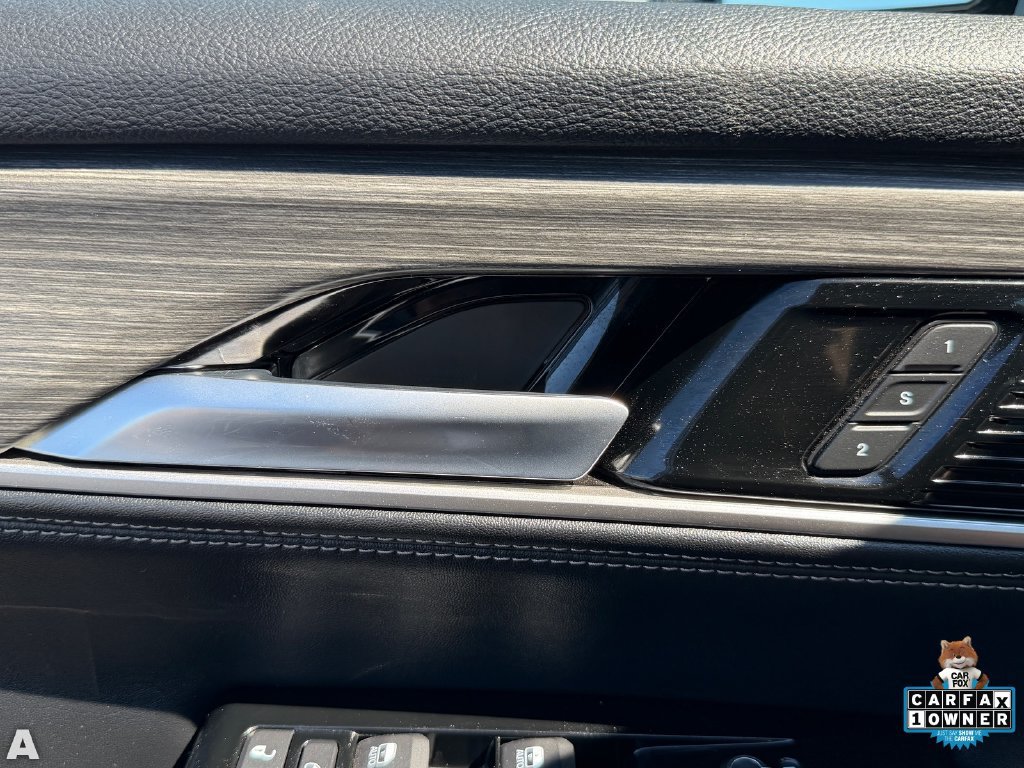 Certified 2024 Jeep Wagoneer Series III AWD/4WD image 5