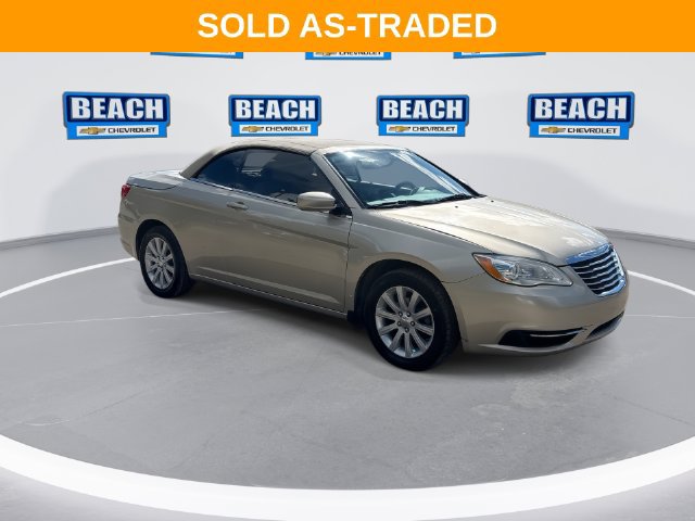 Used 2013 Chrysler 200 Touring FWD image 2