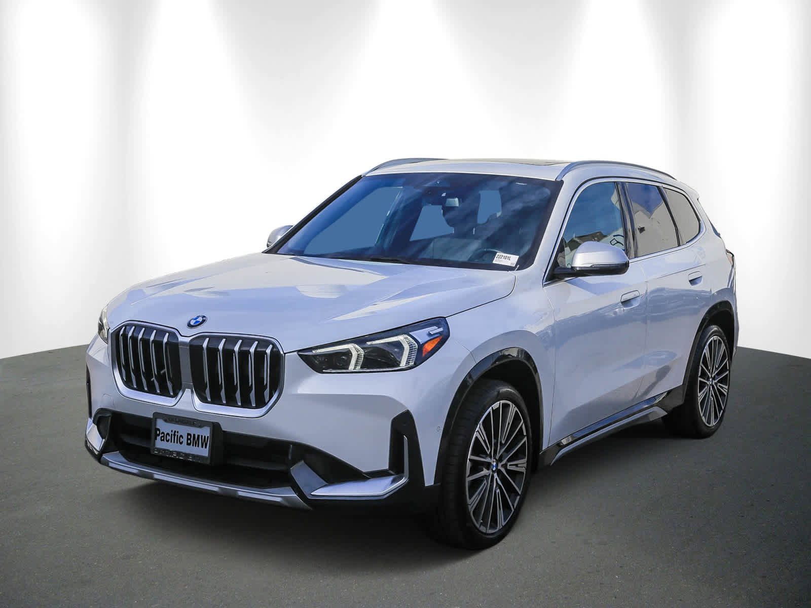 Certified 2023 BMW X1 xDrive28i w/ Convenience Package image 3
