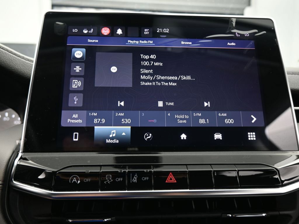 Used 2022 Jeep Compass Limited image 23