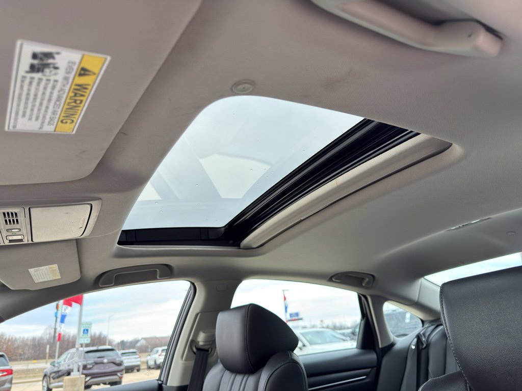 Used 2021 Honda Accord Touring image 11