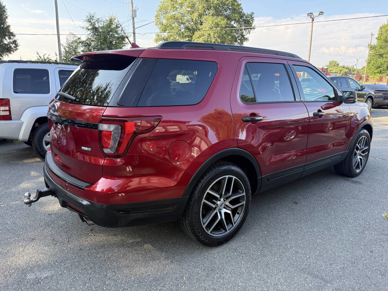 Used 2018 Ford Explorer Sport image 5