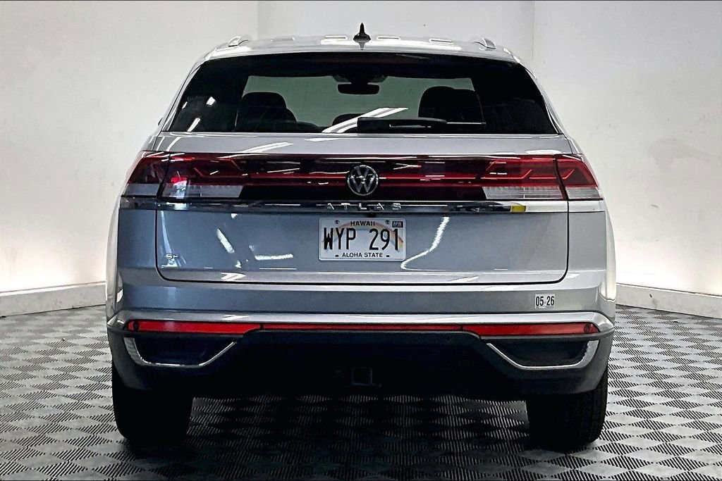 Used 2024 Volkswagen Atlas Cross Sport SE FWD image 3