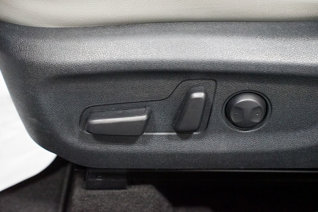 Used 2020 Kia Niro FWD image 33