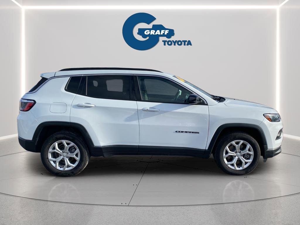 Used 2024 Jeep Compass Latitude image 17