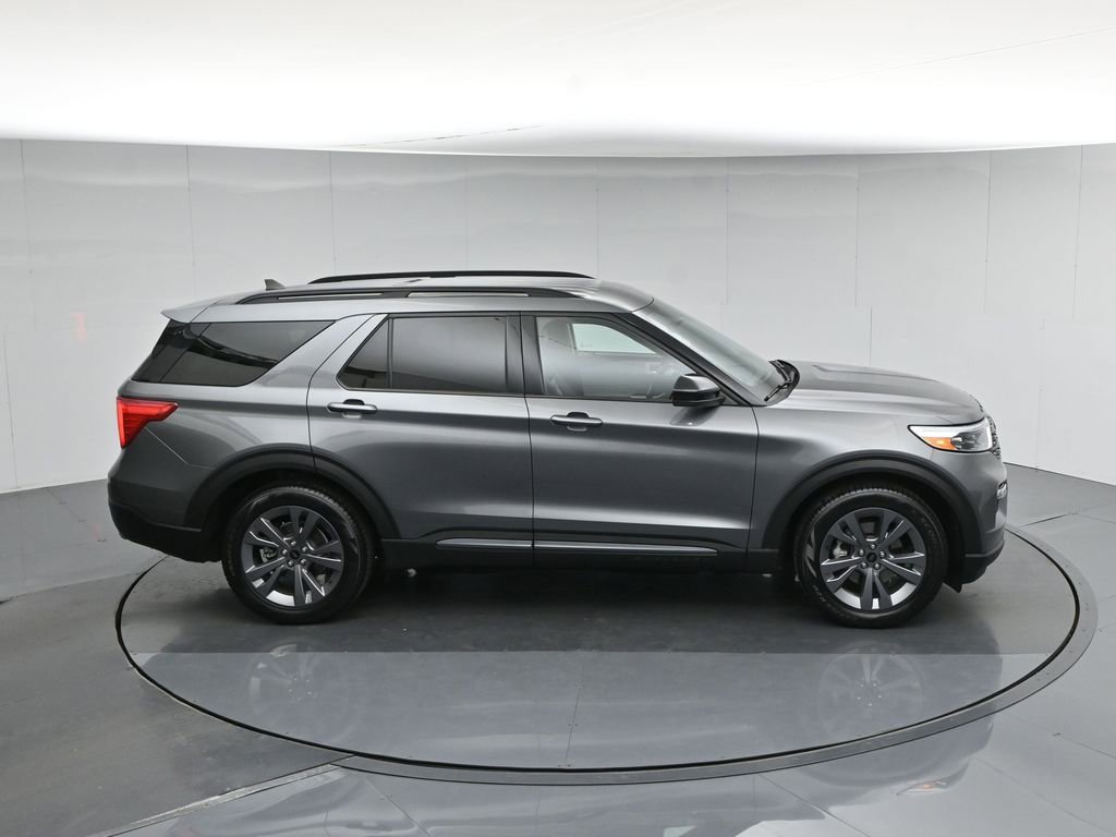 Used 2023 Ford Explorer XLT w/ Equipment Group 202A RWD image 42