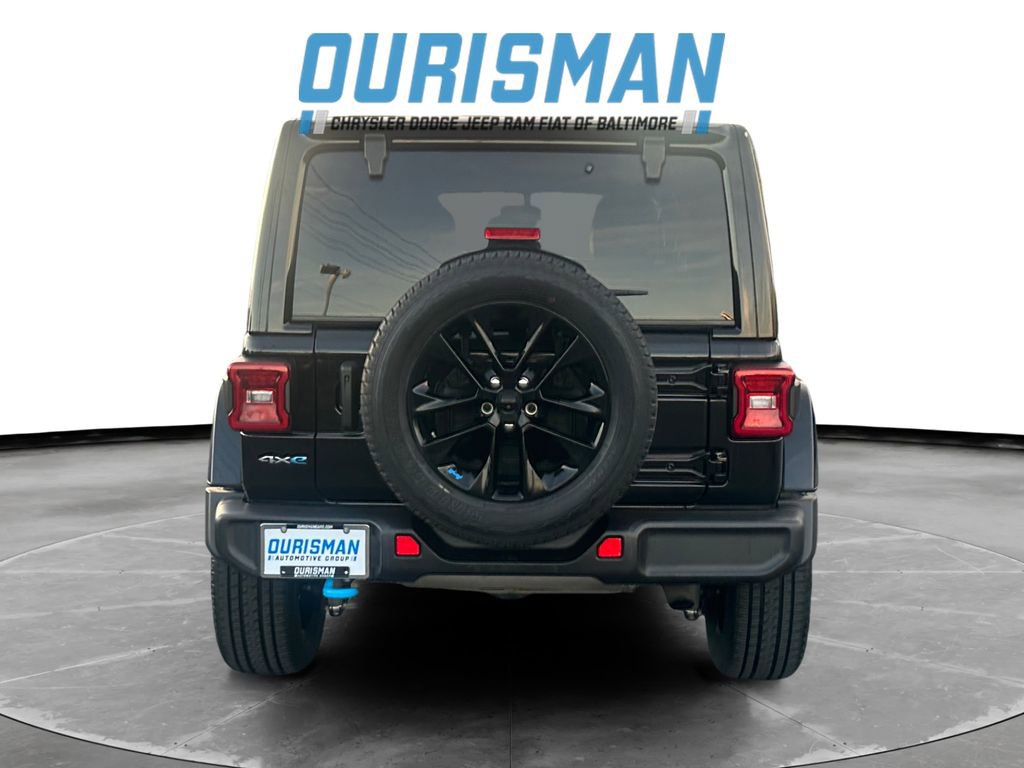 Used 2023 Jeep Wrangler Unlimited Sahara w/ Cold Weather Group image 5