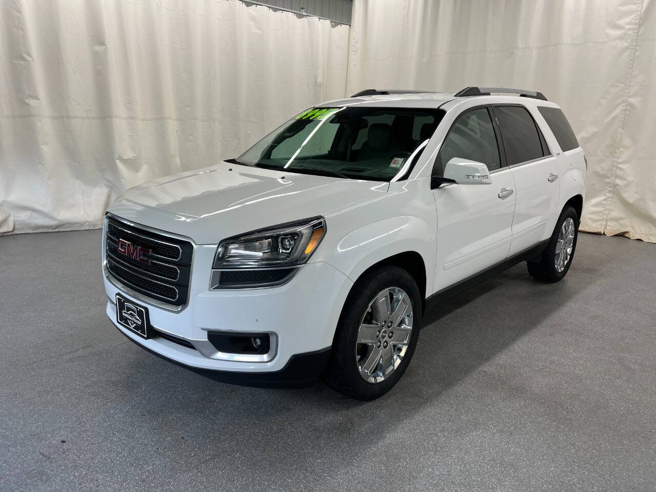 Used 2017 GMC Acadia Limited SLT AWD/4WD image 1