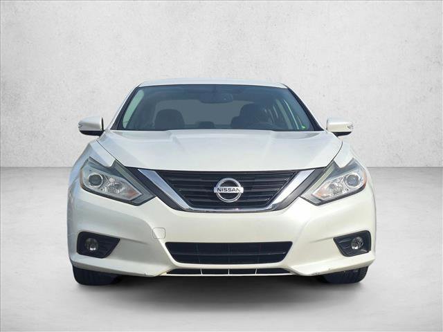 Used 2016 Nissan Altima 2.5 SL w/ 2.5 Technology Package image 2