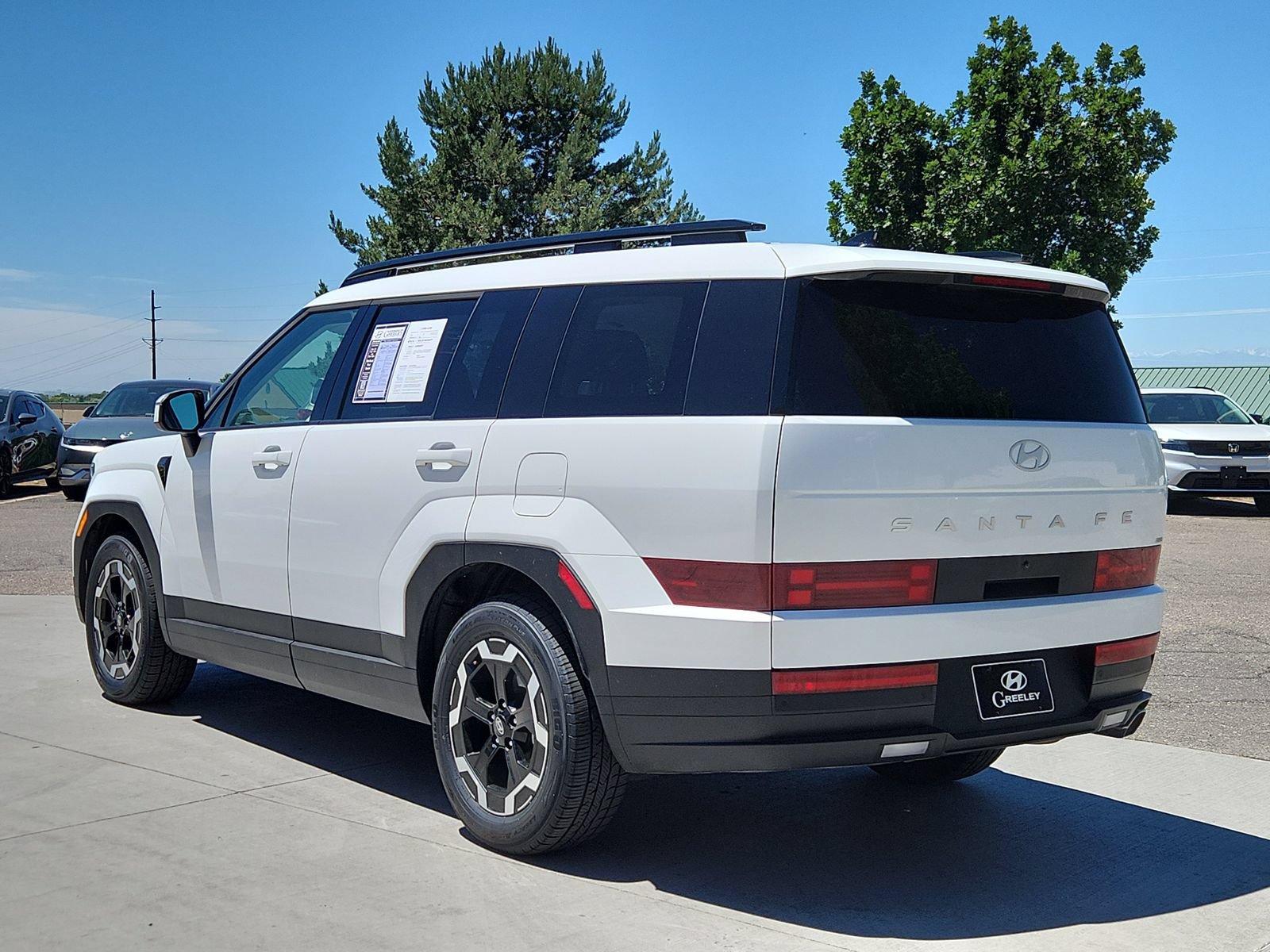 Used 2025 Hyundai Santa Fe SEL AWD/4WD image 3