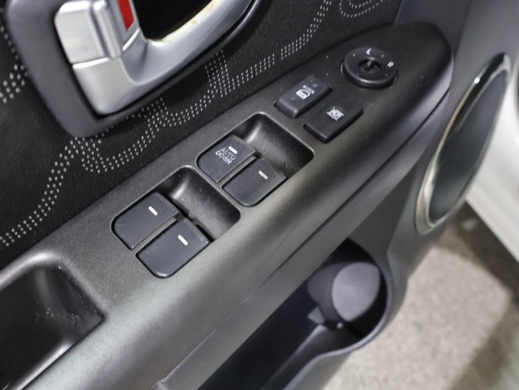 Used 2013 Kia Soul + FWD image 14