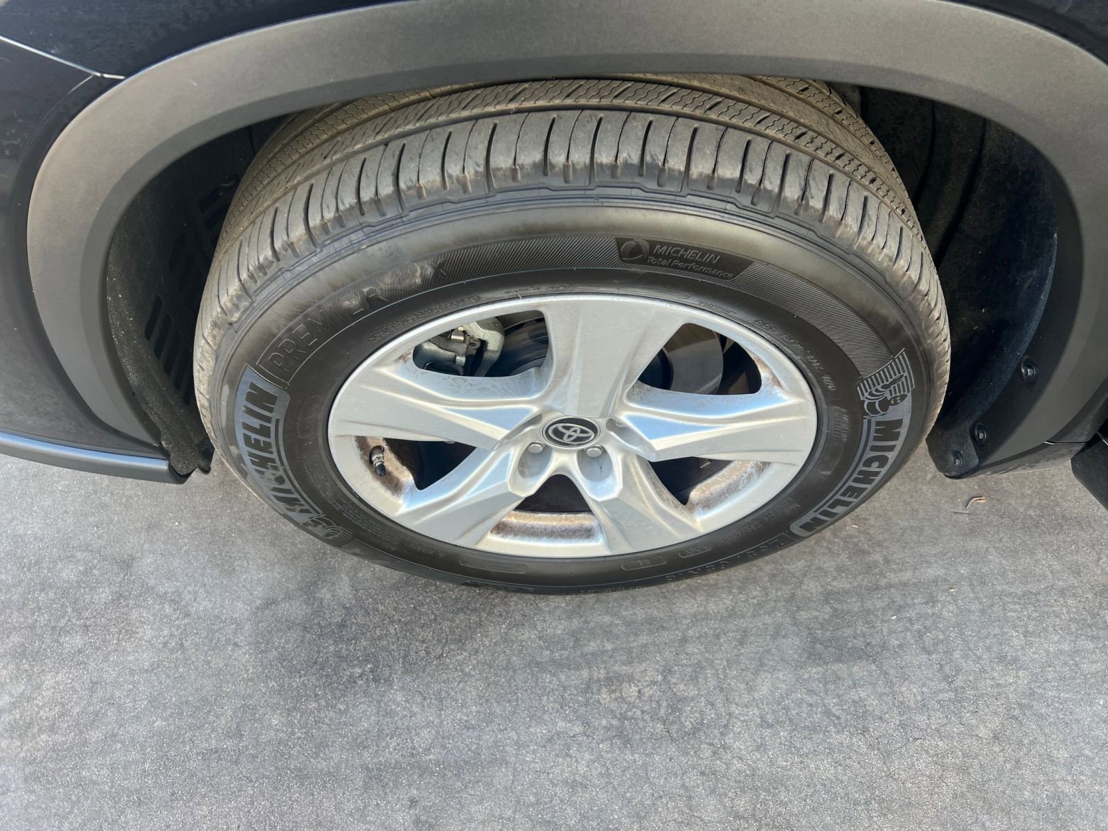 Used 2025 Toyota Highlander LE image 31