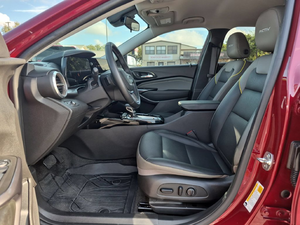 Used 2024 Chevrolet Trax ACTIV w/ Driver Confidence Package FWD image 17