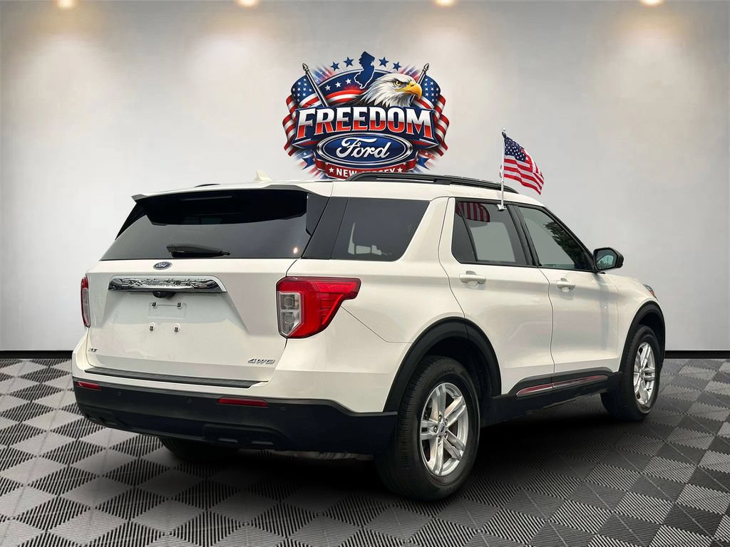 Used 2022 Ford Explorer XLT AWD/4WD image 5