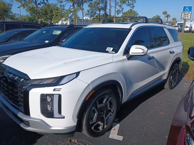 Used 2023 Hyundai Palisade SEL w/ Premium Package image 2