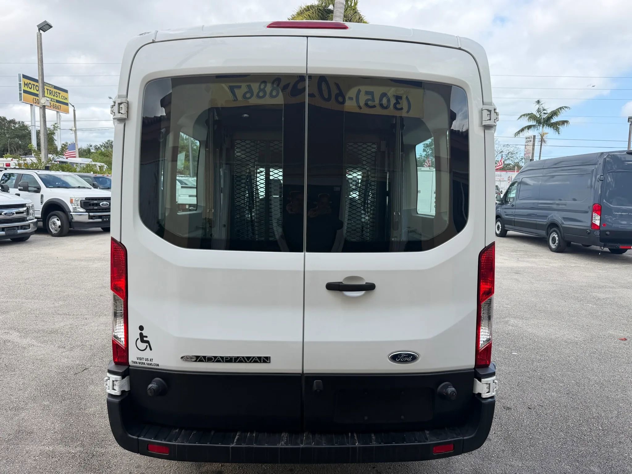 Used 2017 Ford Transit 350 XL RWD image 6