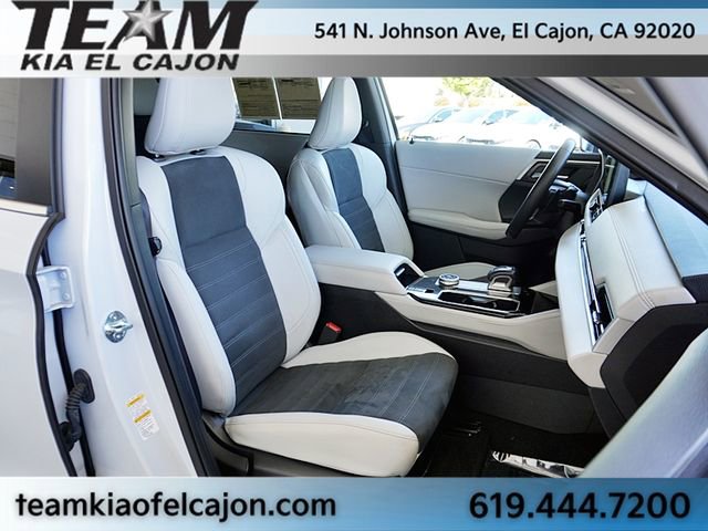 Used 2025 Mitsubishi Outlander SE AWD/4WD image 12