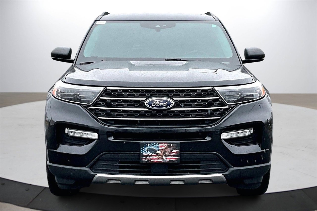 Used 2023 Ford Explorer XLT w/ Equipment Group 202A image 3